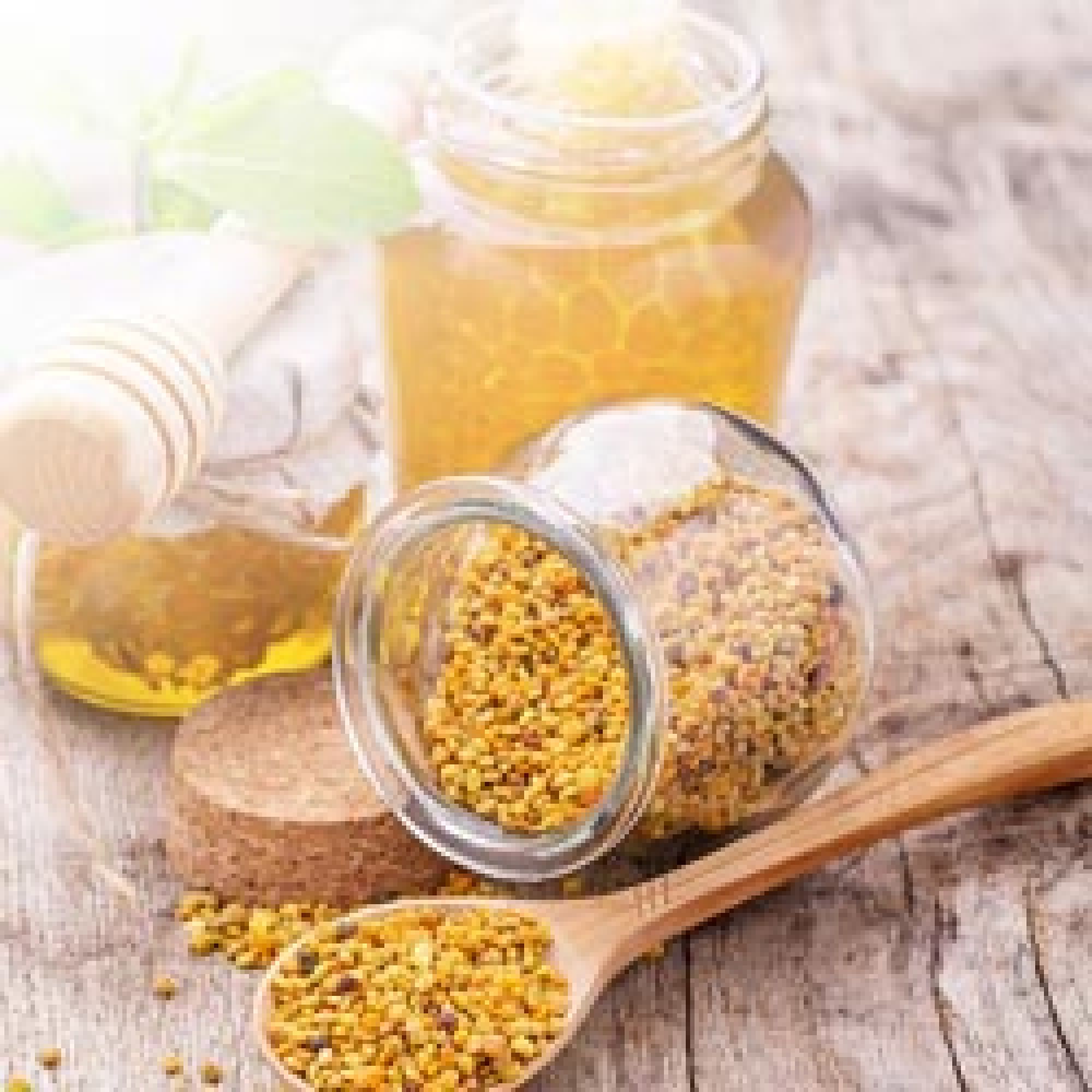 Entdecken Sie eine Vielzahl an wertvollen Produkten, die direkt aus dem Bienenstock stammen!