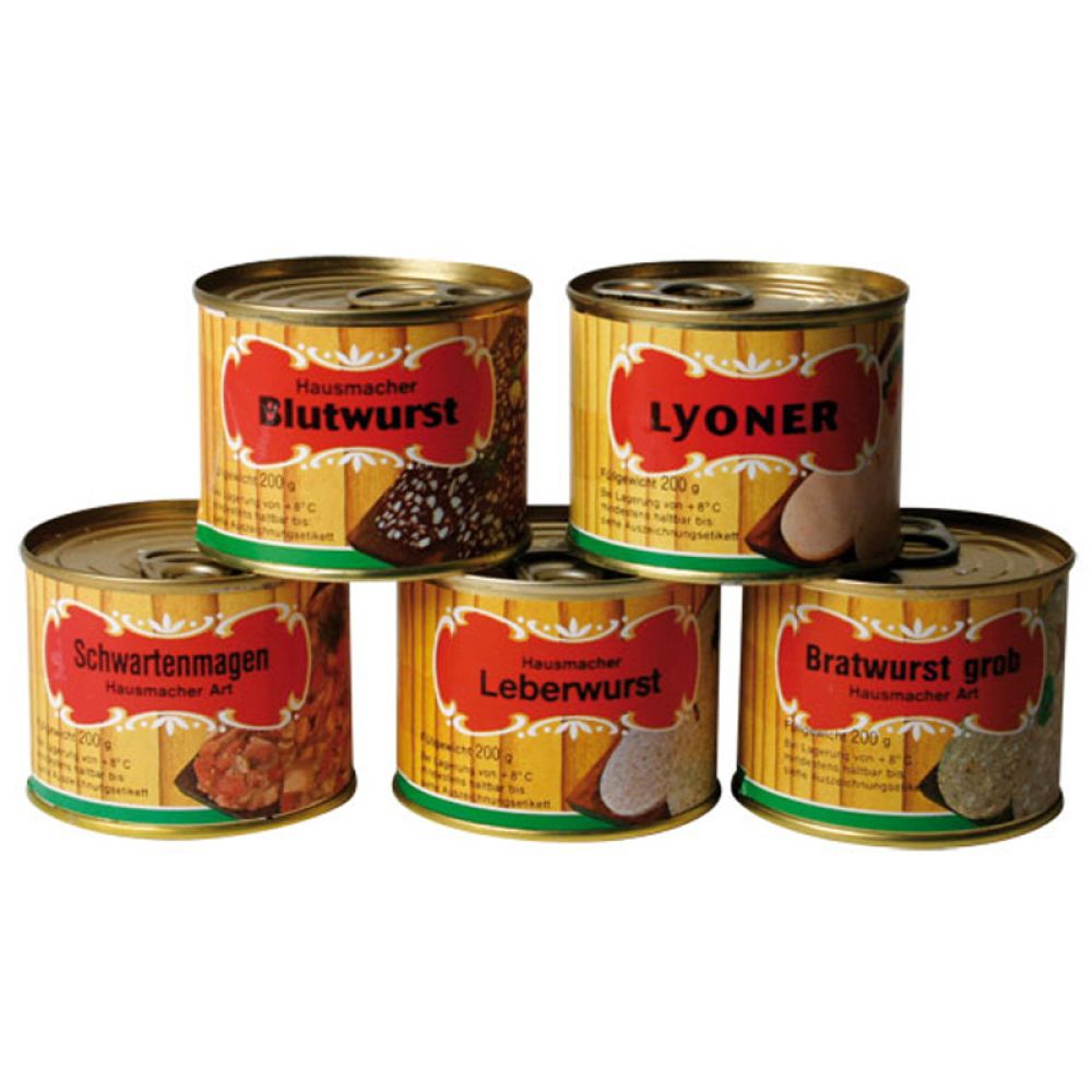 Wurstdosensortiment als Pyramide gestapelt